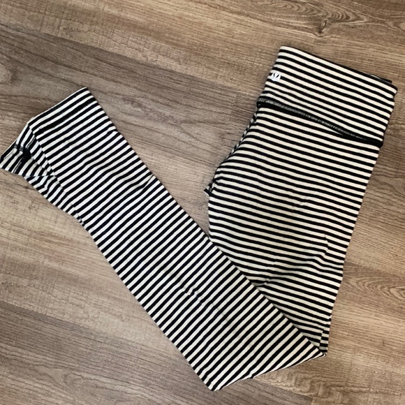 Unicorn 🦄 Lululemon wunder unders 🦄 - Picture 1 of 5